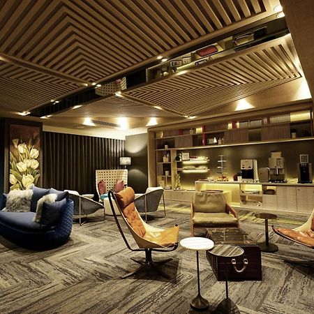 Chateau De Chine Hotel Taoyuan Bagian luar foto