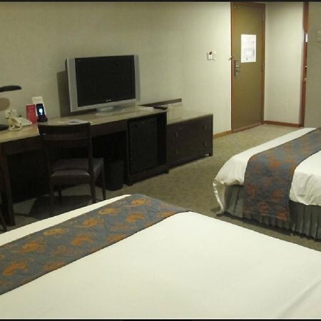 Chateau De Chine Hotel Taoyuan Bagian luar foto