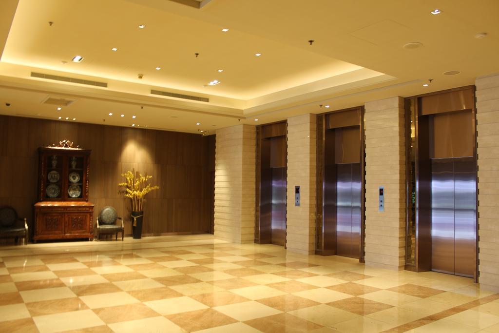 Chateau De Chine Hotel Taoyuan Bagian luar foto