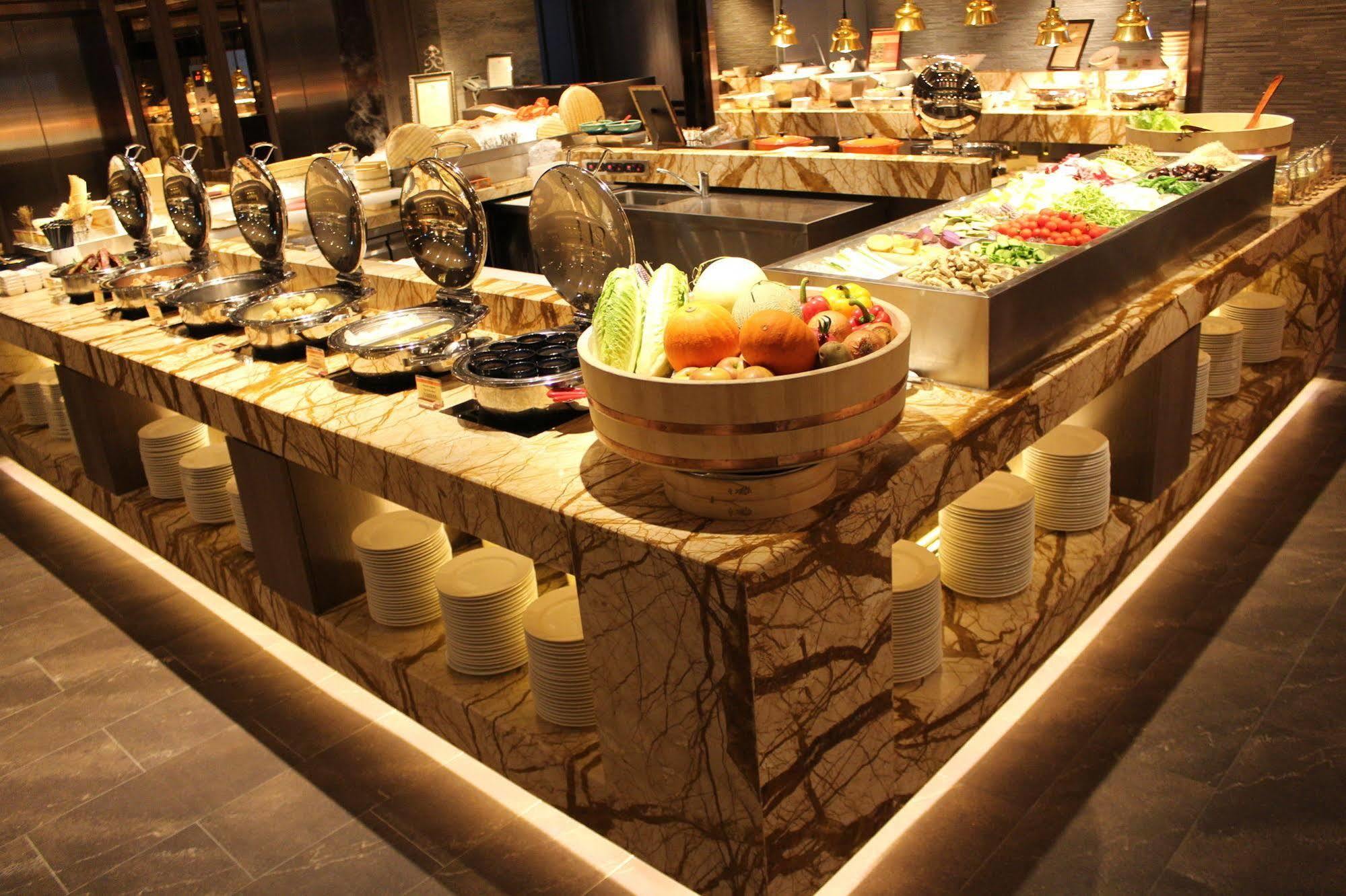 Chateau De Chine Hotel Taoyuan Bagian luar foto