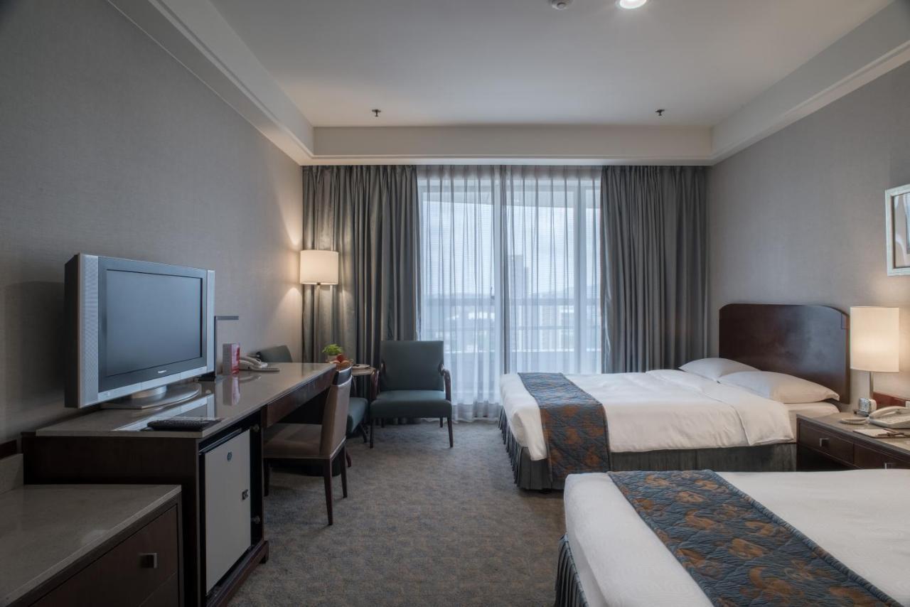Chateau De Chine Hotel Taoyuan Bagian luar foto