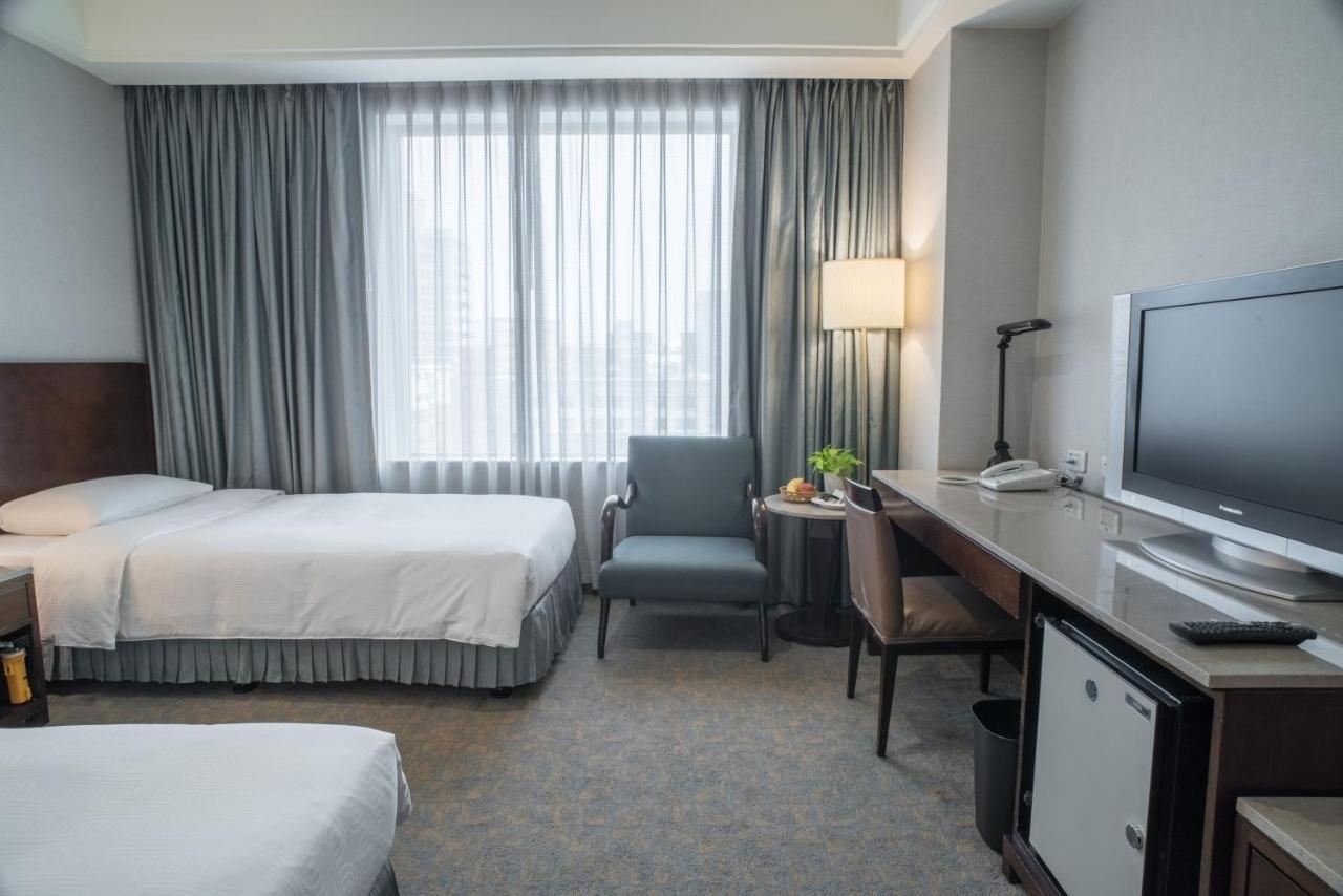 Chateau De Chine Hotel Taoyuan Bagian luar foto